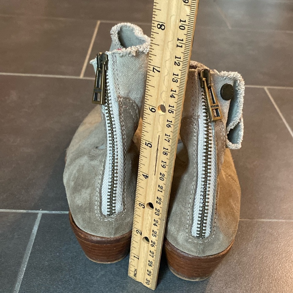 Zadig & Voltaire Chelsea tan suede kitten Heel Booties‎ size 7.5 - Picture 6 of 8